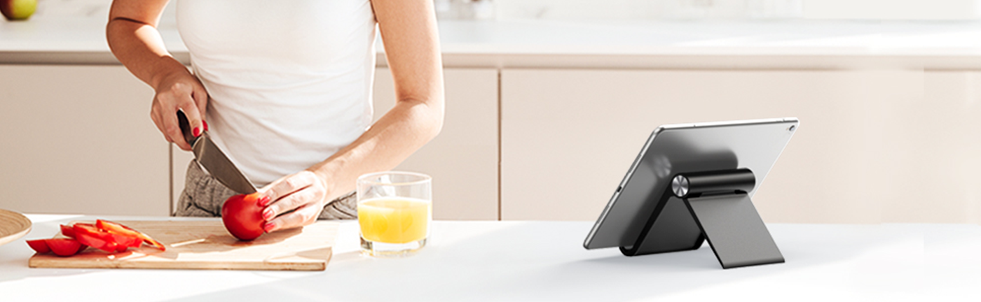 UGREEN Multi Angle Desk Phone / Tablet Stand