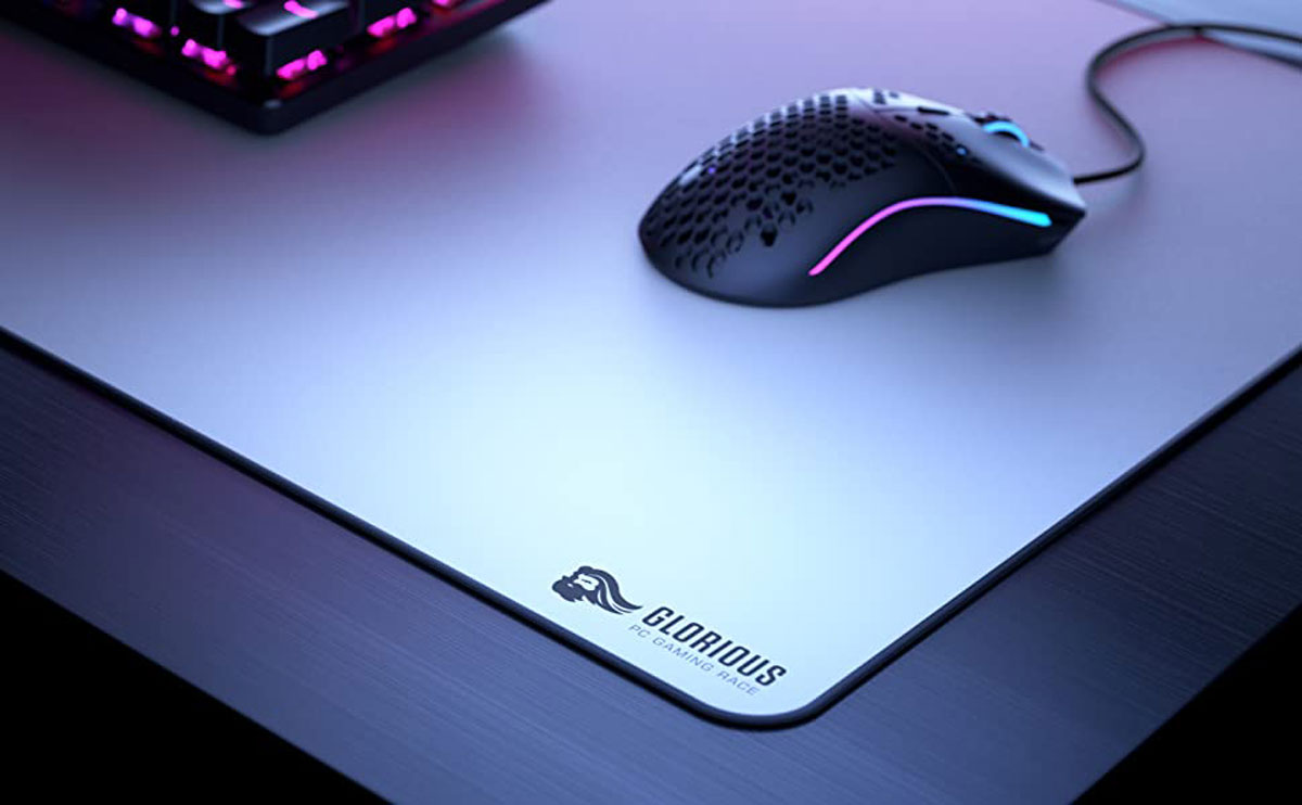 GLORIOUS 3XL PRO GAMING MOUSE PAD WHITE( 121x61CM )