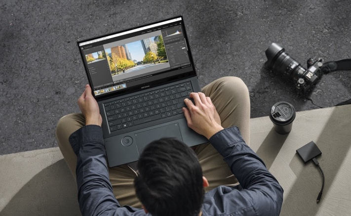 ASUS Zenbook Pro 16X OLED (2022) UX7602ZM NEW Intel 12Gen Core i7 14-Cores w/ RTX 3060 & OLED 4K Touch Display