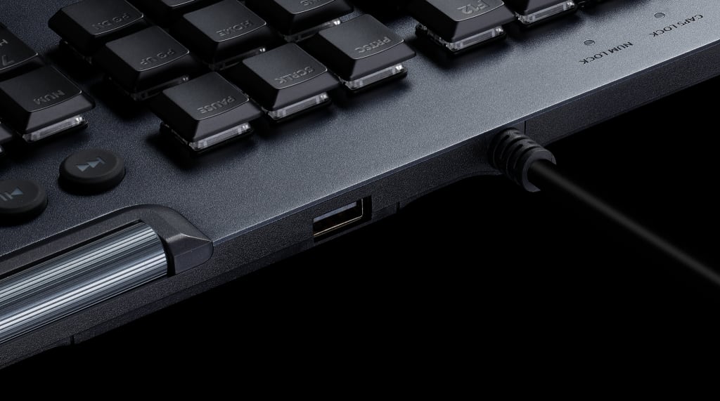 Logitech G815 RGB MECHANICAL GAMING  KEYBOARD (Tactile)
