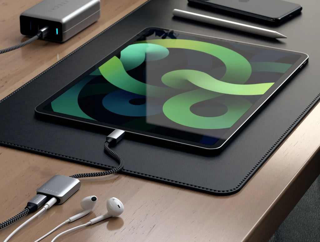 Satechi: USB-C To 3.5mm Audio and PD Adapter - Space Gray