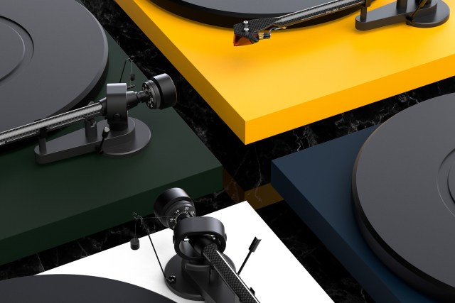 Pro-Ject: Debut Carbon EVO (2M Red) - Satin Black